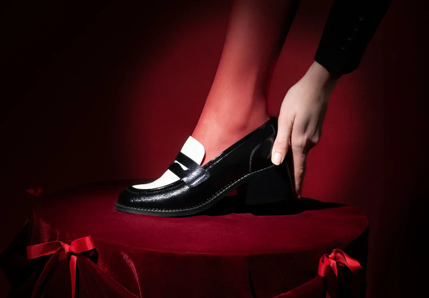 les mocassins à talon en cuir