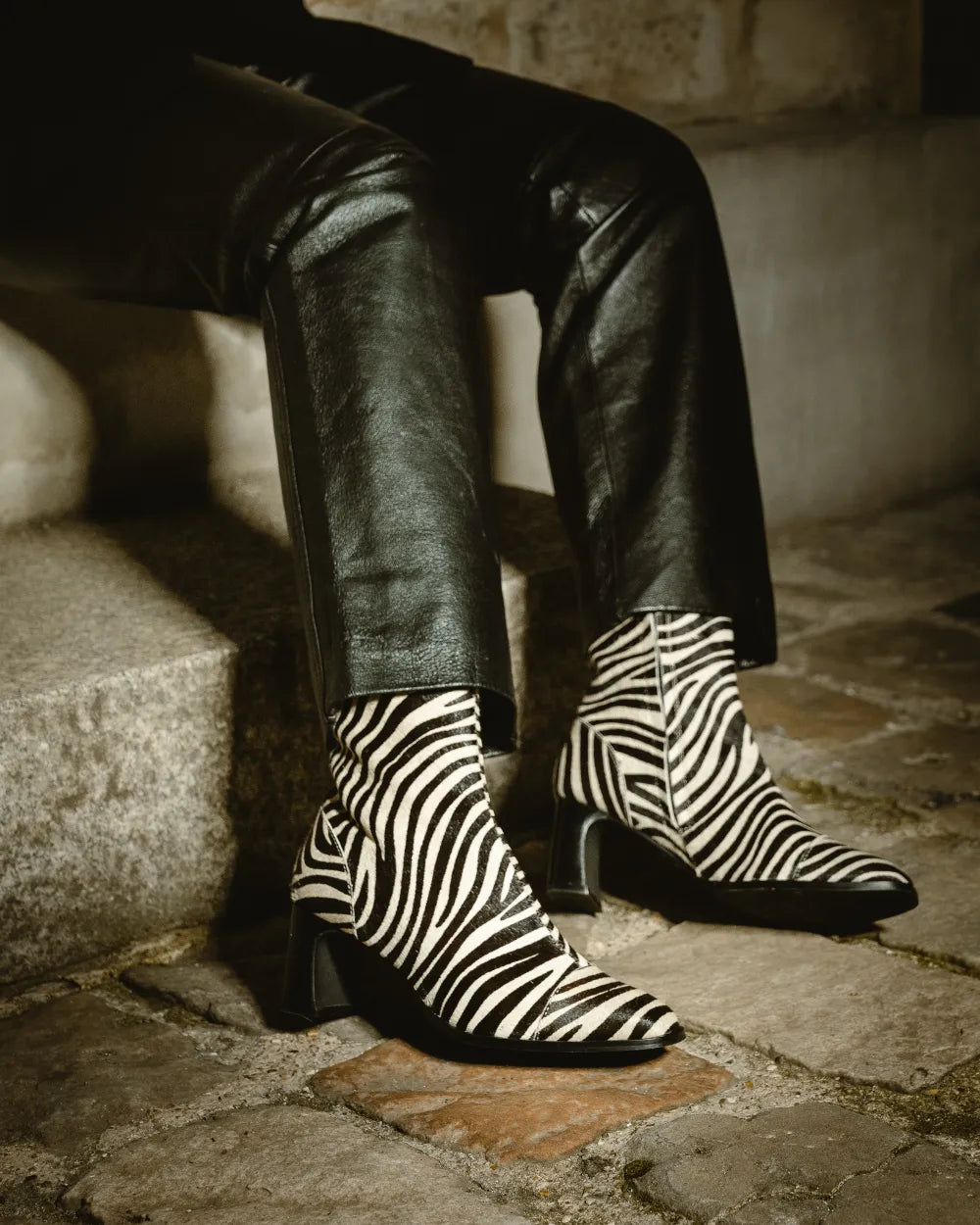 bottines talon fin élégante et féminine cuir style zèbre