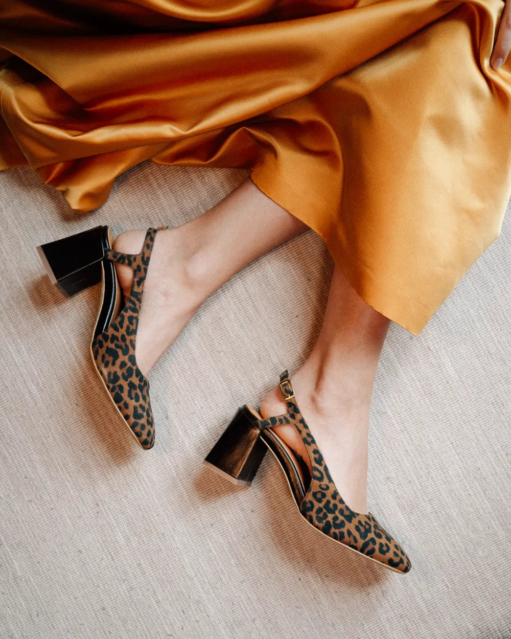 Les slingbacks escarpins en cuir léopard pour femmes. Confortables et élégantes