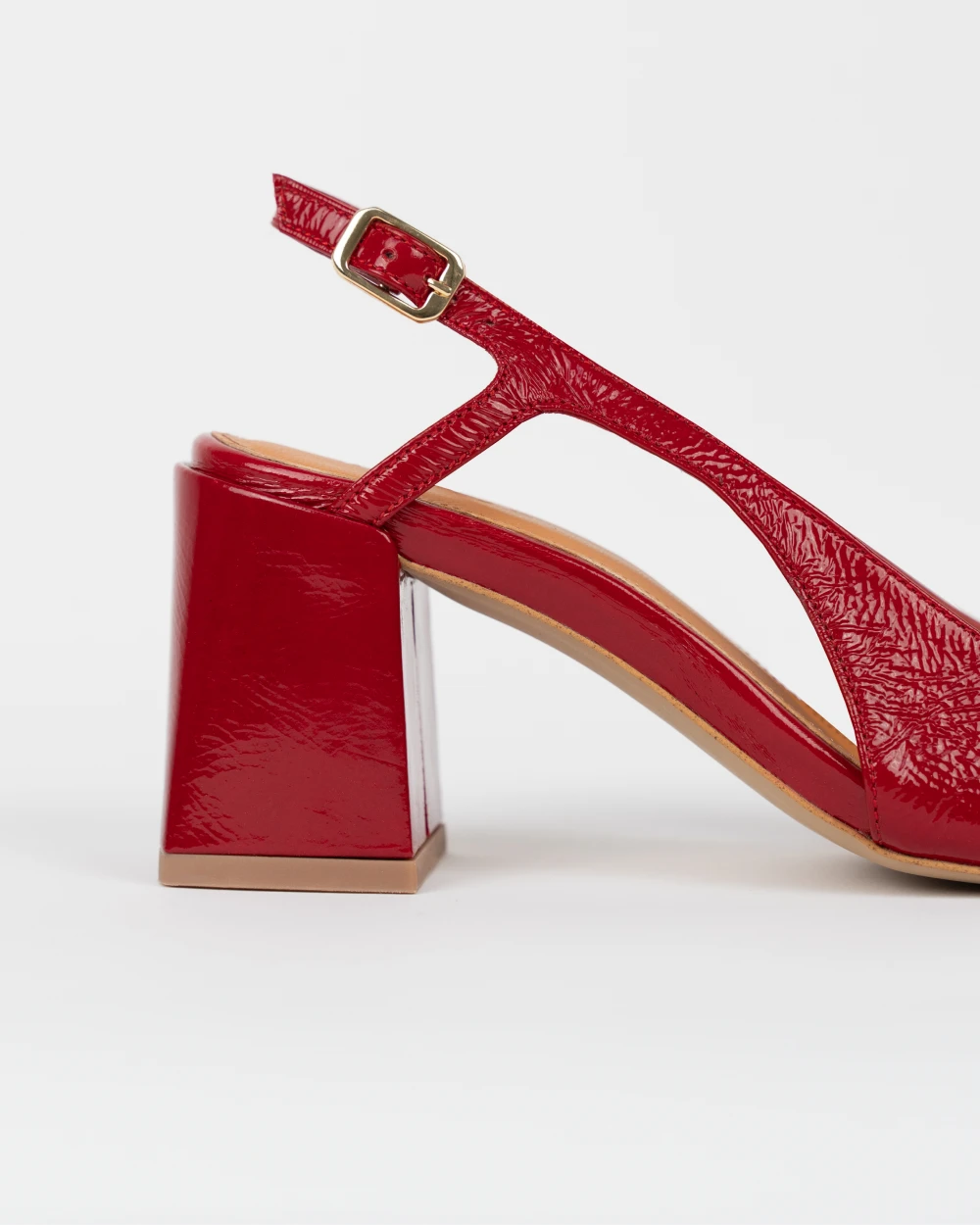 Les slingbacks escarpins en cuir vernis rouge à talon pour femmes. Confortables et élégantes