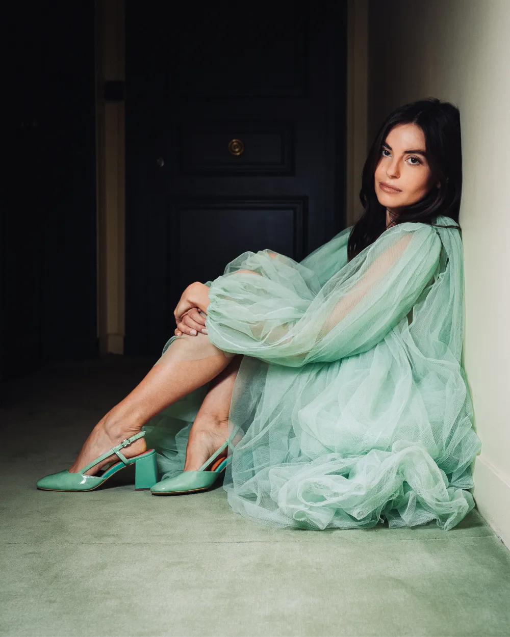 Les slingbacks FERNANDO en cuir vernis vert d'eau et cuir bleu azur, des souliers féminins, élégants et confortables