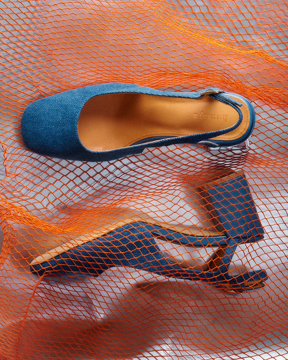 des slingbacks escarpins a talon en cuir et en jean denim 